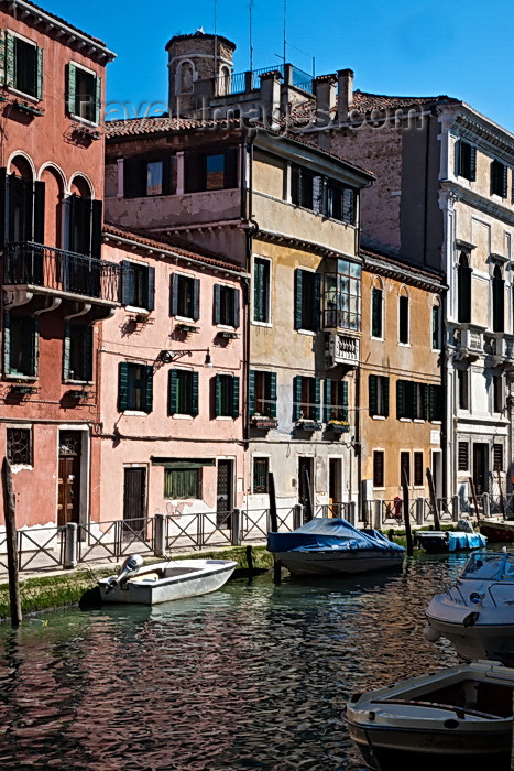 italy89: Venice, Italy: In Canneregio - photo by A.Beaton - (c) Travel-Images.com - Stock Photography agency - Image Bank