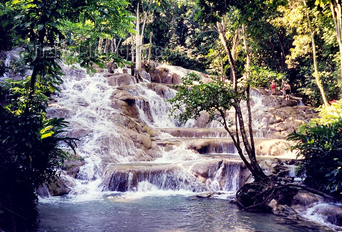 jamaica2: Jamaica: waterfall - Dunns River Falls (photo by Miguel Torres) - (c) Travel-Images.com - Stock Photography agency - Image Bank