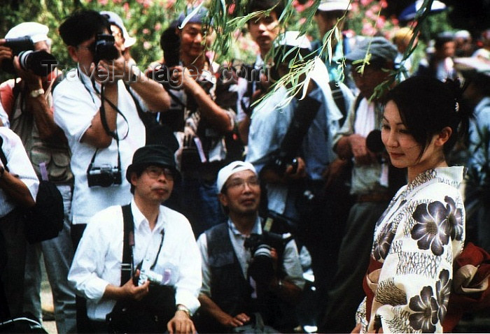 japan12: Japan - model and photographers at a beauty pageant - photo by W.Schipper - (c) Travel-Images.com - Stock Photography agency - Image Bank