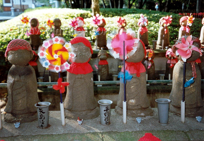 japan2: Japan - Tokyo: wind power at temple - photo by M.Torres - (c) Travel-Images.com - Stock Photography agency - Image Bank