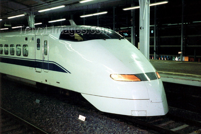 japan33: Japan - Kyoto - Honshu island: the Shinkansen Bullet train leaves for Tokyo - Shinkansen 300 - photo by M.Torres - (c) Travel-Images.com - Stock Photography agency - Image Bank