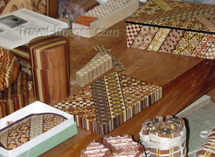 japan54: Japan (Honshu island) Hatajuku - Hakone: Japanese wood craft - Yoseigi-zaiku wooden inlaid work - photo by G.Frysinger - (c) Travel-Images.com - Stock Photography agency - Image Bank