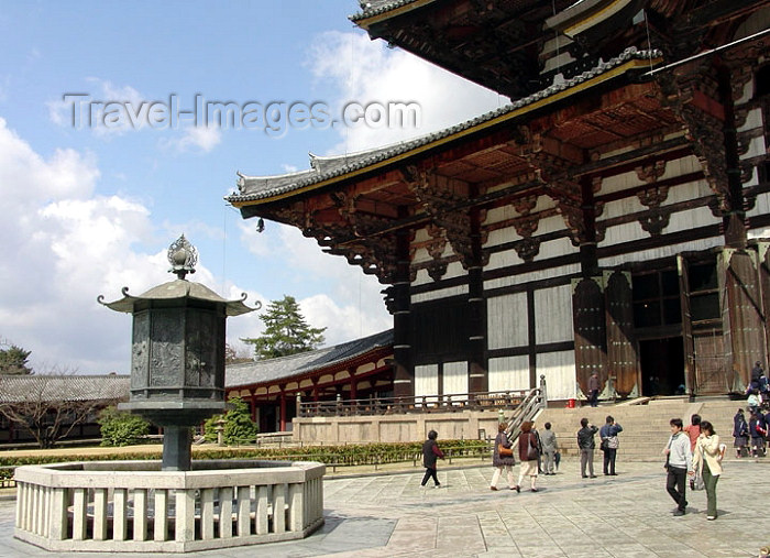 japan63: Japan (Honshu island) - Nara: Daibutsu-den Hall - Todai-ji Temple  - Unesco world heritage site - photo by G.Frysinger - (c) Travel-Images.com - Stock Photography agency - Image Bank