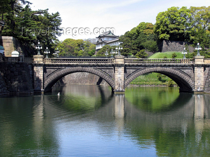 japan69: Japan / Japão - Tokyo: Japanese Imperial Palace - residence of the Emperor of Japan - Chiyoda ward - bridge in the East Gardens - photo by H.Waxman - (c) Travel-Images.com - Stock Photography agency - Image Bank