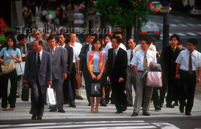 japan79: Tokyo financial district, office workers, tokyo, Japan. photo by B.Henry - (c) Travel-Images.com - Stock Photography agency - Image Bank