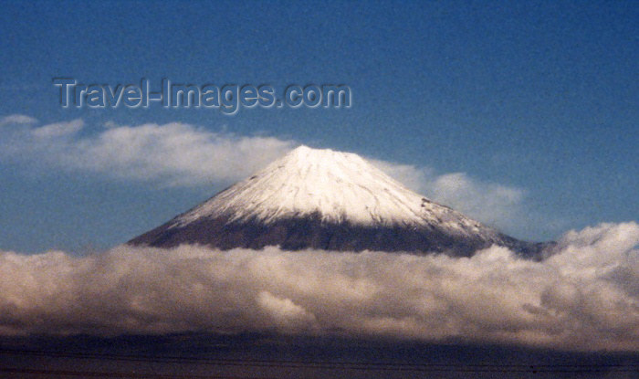 japan8: Japan - Chubu: Mount Fuji / Fujiyama from the Shinkansen (Honshu island) - photo by M.Torres - (c) Travel-Images.com - Stock Photography agency - Image Bank