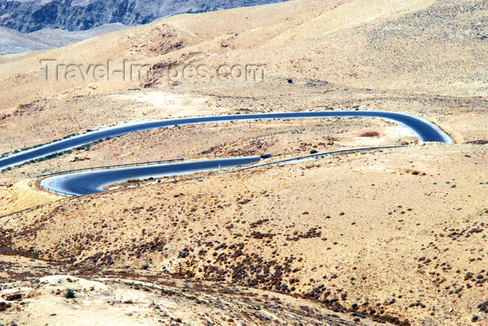 jordan123: Mount Nebo - Madaba governorate - Jordan: view from Mt Nebo- hairpin bends on the Transjordanian plateau near Wadi Afrit - switchbacks -photo by M.Torres - (c) Travel-Images.com - Stock Photography agency - Image Bank