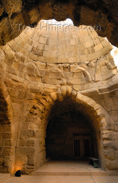 jordan137: Al Karak - Jordan: Crac des Moabites castle - dome near the kitchen - photo by M.Torres - (c) Travel-Images.com - Stock Photography agency - Image Bank