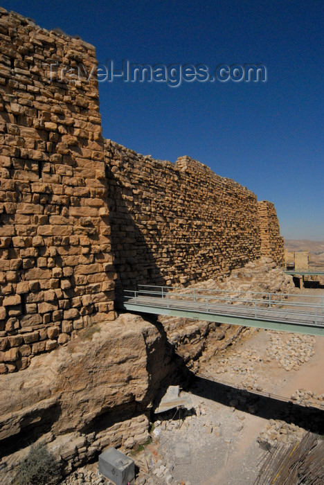 jordan148: Al Karak - Jordan: Crac des Moabites castle - northeast wall, moat and bridge - photo by M.Torres - (c) Travel-Images.com - Stock Photography agency - Image Bank