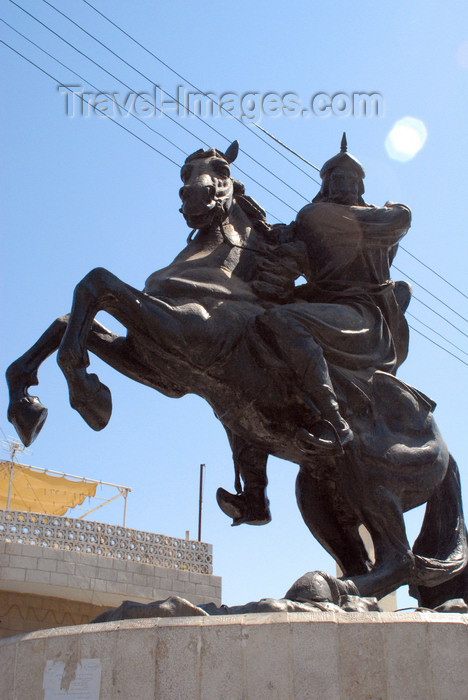 jordan149: Al Karak - Jordan: Saladin - equestrian statue - photo by M.Torres - (c) Travel-Images.com - Stock Photography agency - Image Bank