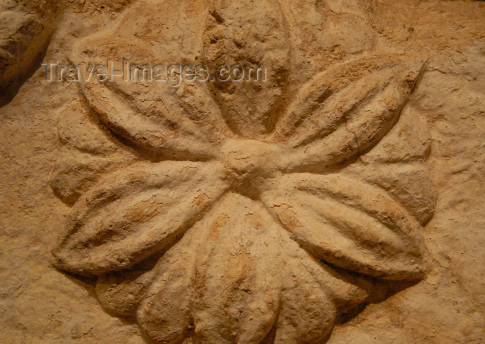 jordan161: Jerash - Jordan: flower - details of decorated entablature stone at the museum - Roman city of Gerasa - photo by M.Torres - (c) Travel-Images.com - Stock Photography agency - Image Bank