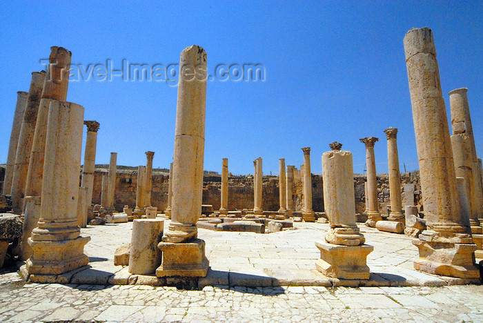 jordan168: Jerash - Jordan: the Macellum - Agora - grocery market - Roman city of Gerasa - photo by M.Torres - (c) Travel-Images.com - Stock Photography agency - Image Bank