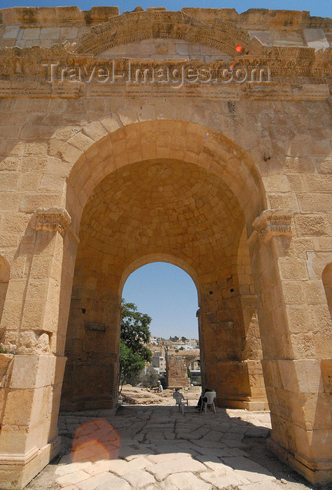 jordan177: Jerash - Jordan: North Tetrapylon - domed interior - Roman city of Gerasa - photo by M.Torres - (c) Travel-Images.com - Stock Photography agency - Image Bank