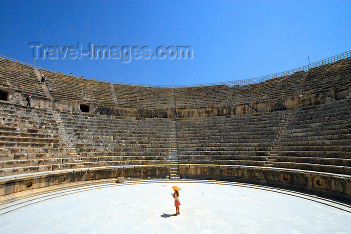 jordan188: Jerash - Jordan: South theatre - girl with umbrella hat - Roman city of Gerasa - photo by M.Torres - (c) Travel-Images.com - Stock Photography agency - Image Bank