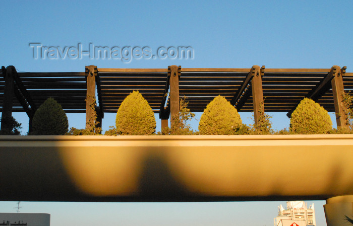 jordan207: Amman - Jordan: pedestrian overpass at the Hyatt hotel - photo by M.Torres - (c) Travel-Images.com - Stock Photography agency - Image Bank