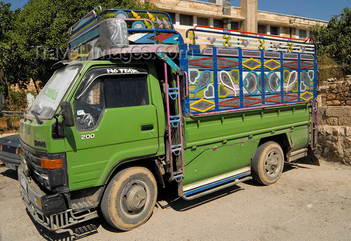 jordan232: Amman - Jordan: Jordanian decorated truck - Toyota Dyna - citadel - photo by M.Torres - (c) Travel-Images.com - Stock Photography agency - Image Bank