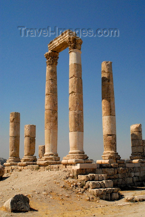 jordan239: Amman - Jordan: Temple of Hercule - citadel - photo by M.Torres - (c) Travel-Images.com - Stock Photography agency - Image Bank