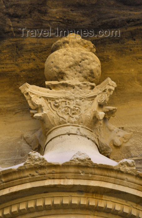 jordan259: Jordan - Petra: Khazneh - Treasury - finial atop the tholos - UNESCO world heritage site - photo by M.Torres - (c) Travel-Images.com - Stock Photography agency - Image Bank