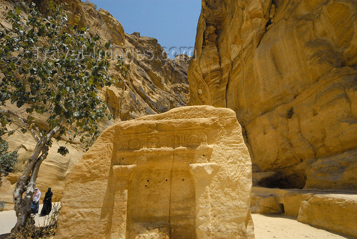 jordan279: Jordan - Petra: Siq - carved rock - photo by M.Torres - (c) Travel-Images.com - Stock Photography agency - Image Bank