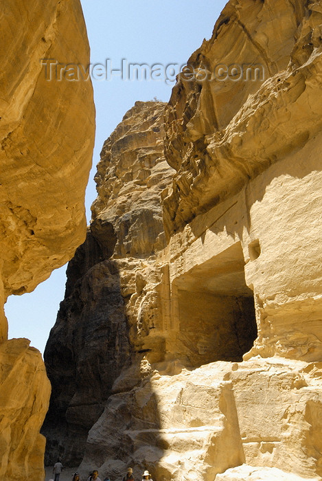 jordan284: Jordan - Petra: niche on the Siq - photo by M.Torres - (c) Travel-Images.com - Stock Photography agency - Image Bank