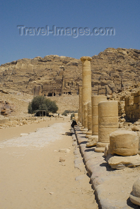 jordan286: Jordan - Petra: Colonnaded Street - photo by M.Torres - (c) Travel-Images.com - Stock Photography agency - Image Bank