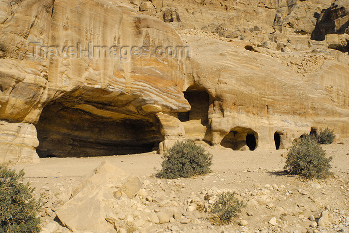 jordan292: Jordan - Petra: caves - photo by M.Torres - (c) Travel-Images.com - Stock Photography agency - Image Bank