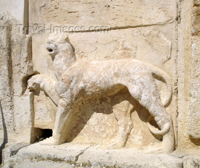jordan64: Jordan - Qasr Iraq El-Amir / Cave of the Prince: panther decorating the fountain on the east side  of Qasr Iraq El-Amir - unfinished palace built by the Tobiad Prince Hyrcan / Herkanus, the Ammonite - Qasr al-Abd -  hellinistic ruins - archeology - photo by I.Dnieprowsky - (c) Travel-Images.com - Stock Photography agency - Image Bank