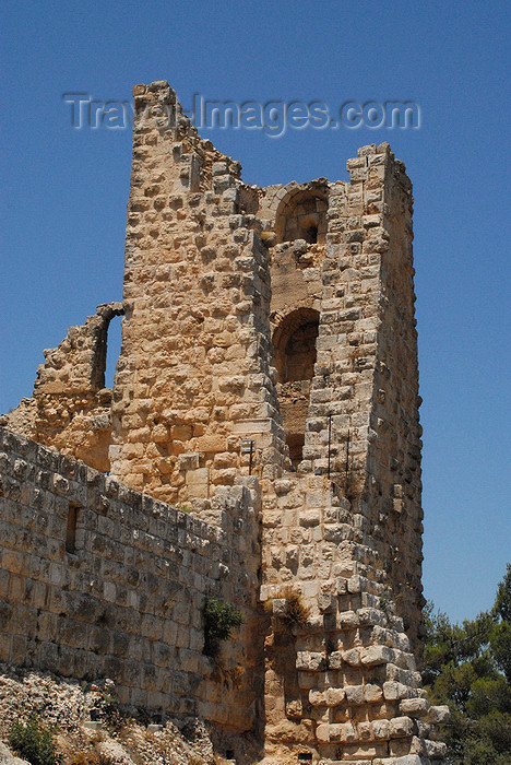 jordan67: Ajlun - Jordan: Ajlun castle - crumbling tower - photo by M.Torres - (c) Travel-Images.com - Stock Photography agency - Image Bank