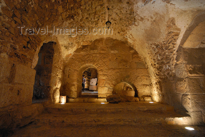 jordan70: Ajlun - Jordan: Ajlun castle - vaulted room - photo by M.Torres - (c) Travel-Images.com - Stock Photography agency - Image Bank