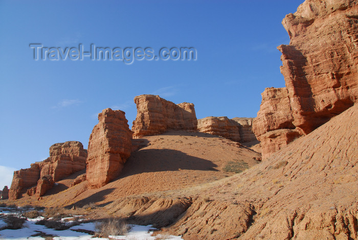 kazakhstan101: Kazakhstan, Charyn Canyon: Valley of the Castles - eroded rocks - photo by M.Torres - (c) Travel-Images.com - Stock Photography agency - Image Bank