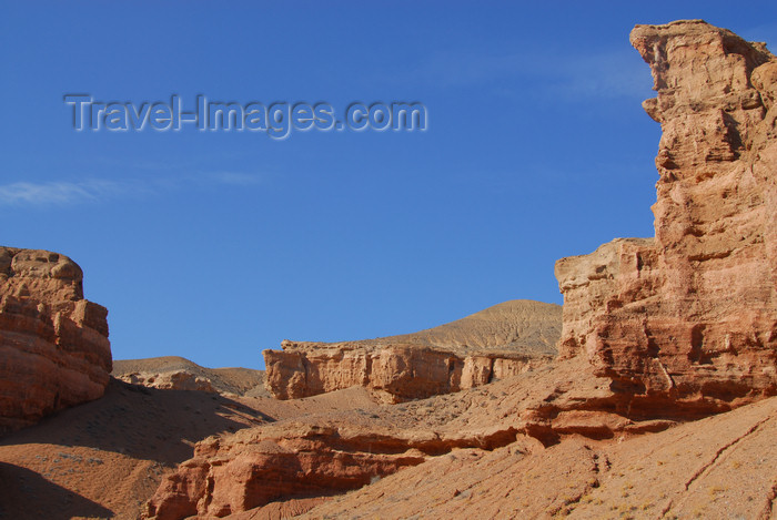 kazakhstan102: Kazakhstan, Charyn Canyon: Valley of the Castles - gorge and sky - photo by M.Torres - (c) Travel-Images.com - Stock Photography agency - Image Bank