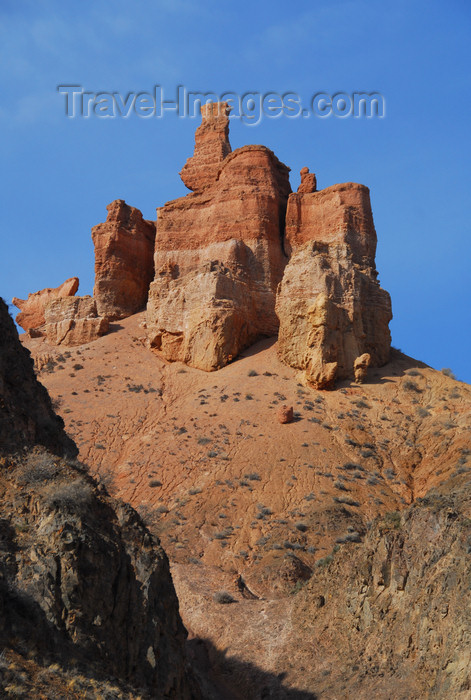 kazakhstan114: Kazakhstan, Charyn Canyon: Valley of the Castles - one of the 'castles' - photo by M.Torres - (c) Travel-Images.com - Stock Photography agency - Image Bank