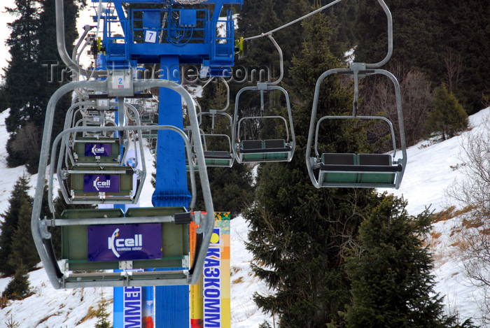 kazakhstan132: Kazakhstan - Chimbulak ski-resort, Almaty: Chairlift - ski lift - elevated passenger ropeway - photo by M.Torres - (c) Travel-Images.com - Stock Photography agency - Image Bank
