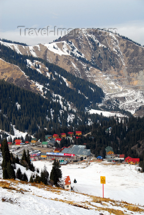 kazakhstan133: Kazakhstan - Chimbulak ski-resort, Almaty: the resort seen from the end of the first stage of the the ski lift - photo by M.Torres - (c) Travel-Images.com - Stock Photography agency - Image Bank