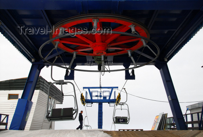 kazakhstan145: Kazakhstan - Chimbulak ski-resort, Almaty: Chairlift - 2nd stage - upper terminal - return bullwheel - photo by M.Torres - (c) Travel-Images.com - Stock Photography agency - Image Bank