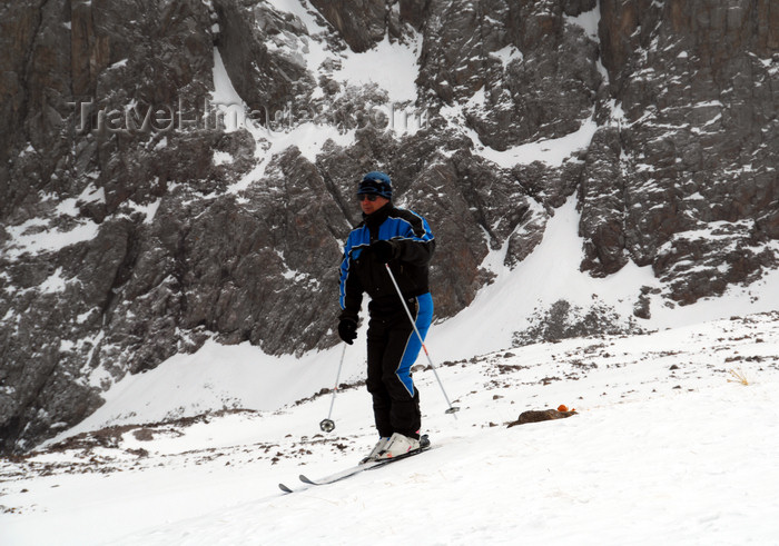 kazakhstan146: Kazakhstan - Chimbulak ski-resort, Almaty: skier near the top, Talgar crossing at 3200 m - the slalom run is 1500 meters long - photo by M.Torres - (c) Travel-Images.com - Stock Photography agency - Image Bank