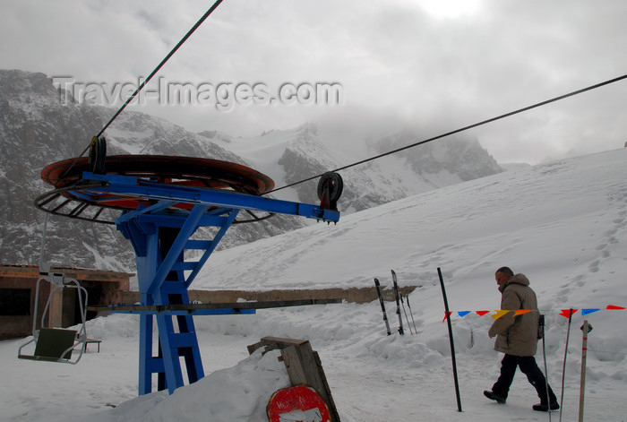 kazakhstan147: Kazakhstan - Chimbulak ski-resort, Almaty: ski lift - upper terminal of the 3rd stage - Talgar crossing, at 3200 m - return bullwheel - photo by M.Torres - (c) Travel-Images.com - Stock Photography agency - Image Bank