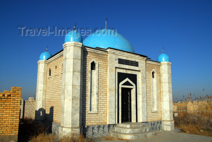 kazakhstan176: Kazakhstan, Shelek, Almaty province: Muslim cemetery - Taj Mahal style tome - photo by M.Torres - (c) Travel-Images.com - Stock Photography agency - Image Bank