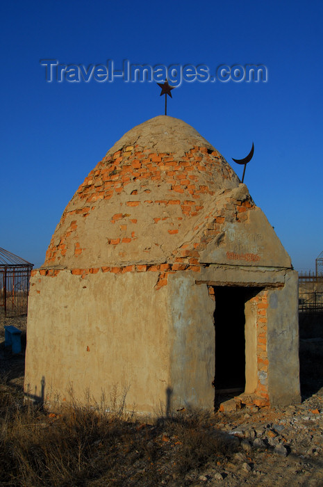 kazakhstan183: Kazakhstan, Shelek, Almaty province: Muslim cemetery - Central Asian beehive - photo by M.Torres - (c) Travel-Images.com - Stock Photography agency - Image Bank