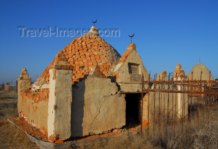 kazakhstan184: Kazakhstan, Shelek, Almaty province: Muslim cemetery - large tomb with Cyrillic and Arabic inscriptions - photo by M.Torres - (c) Travel-Images.com - Stock Photography agency - Image Bank
