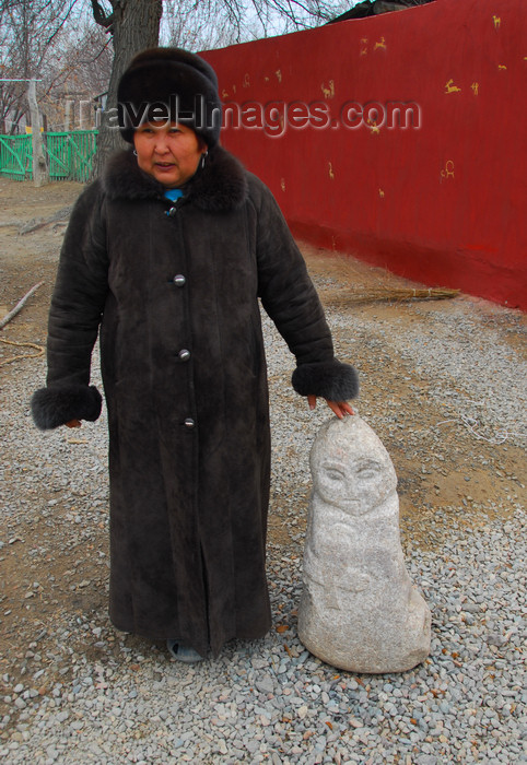 kazakhstan187: Kazakhstan - Karaturuk area, Almaty province: Kazakh lady - photo by M.Torres - (c) Travel-Images.com - Stock Photography agency - Image Bank