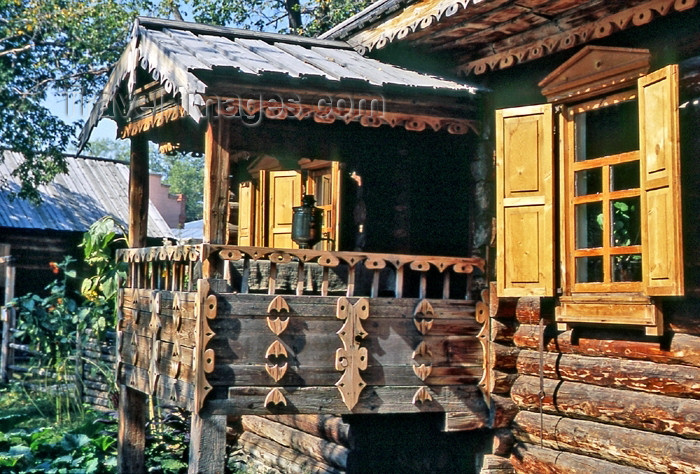 kazakhstan24: Kazakhstan -  Öskemen / Ust-Kamenogorsk: Ethnographical museum - porch with samovar - capital of the Shyghys Qazaqstan (Eastern Kazakhstan) Oblast - photo by V.Sidoropolev - (c) Travel-Images.com - Stock Photography agency - Image Bank