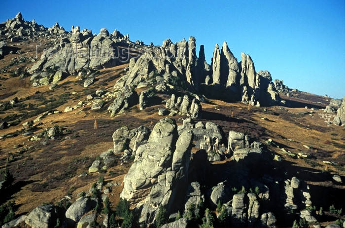 kazakhstan26: CIS - Kazakhstan - Altay Mountains - East Kazakhstan oblys: rock outcrop - slope - photo by Vladimir Sidoropolev - (c) Travel-Images.com - Stock Photography agency - Image Bank