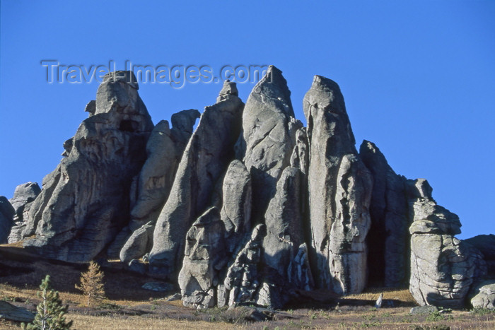 kazakhstan34: CIS - Kazakhstan - Altay Mountains: rock outcrop - photo by V.Sidoropolev - (c) Travel-Images.com - Stock Photography agency - Image Bank