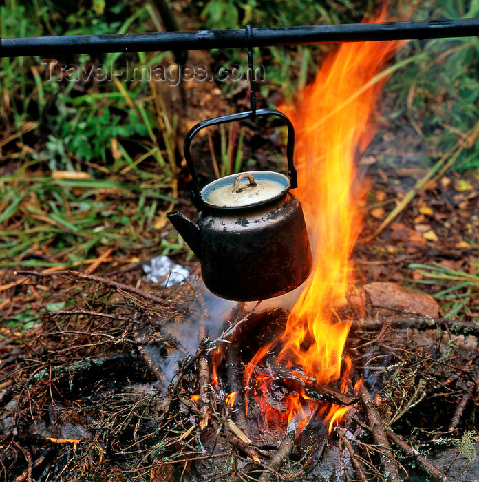 kazakhstan342: East Kazakhstan oblys: kettle on a camp fire - photo by V.Sidoropolev - (c) Travel-Images.com - Stock Photography agency - Image Bank