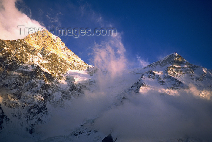 kazakhstan52: Kazakhstan - Tian Shan mountain range: the windy Khan Tengri mountain - photo by E.Petitalot - (c) Travel-Images.com - Stock Photography agency - Image Bank