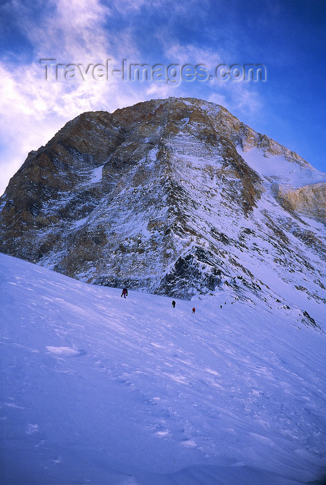 kazakhstan60: Kazakhstan - Tian Shan mountain range: summit day in the Khan-Tengri ascent - photo by E.Petitalot - (c) Travel-Images.com - Stock Photography agency - Image Bank