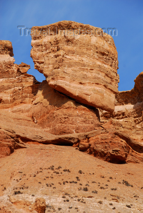 kazakhstan77: Kazakhstan, Charyn Canyon: Valley of the Castles - giant rock challenging gravity - photo by M.Torres - (c) Travel-Images.com - Stock Photography agency - Image Bank