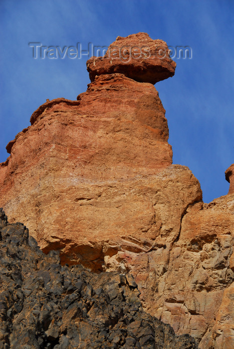 kazakhstan82: Kazakhstan, Charyn Canyon: Valley of the Castles - Fairy Chimney - hoodoo - photo by M.Torres - (c) Travel-Images.com - Stock Photography agency - Image Bank