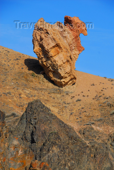 kazakhstan84: Kazakhstan, Charyn Canyon: Valley of the Castles - giant rock about to fall into the canyon - photo by M.Torres - (c) Travel-Images.com - Stock Photography agency - Image Bank